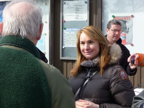 Annamaria Leonardi, organisatrice du stand de St-Sulpice Ensemble à la déchèterie le dernier samedi.